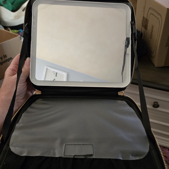 LED Lighted Makeup Mirror - Picture 2 of 4